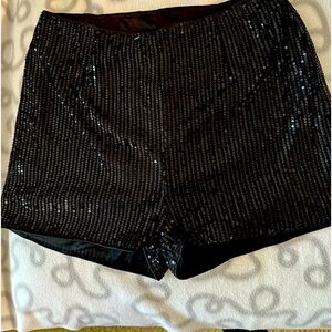 BNWT Boutique Find - Ladies black sequins shorts - Sz: S